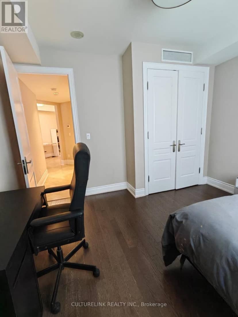 902 - 10 Bellair Street — photo 10 of 11