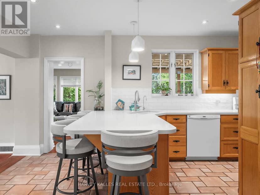 287 St. Leonard's Avenue — photo 15 of 40