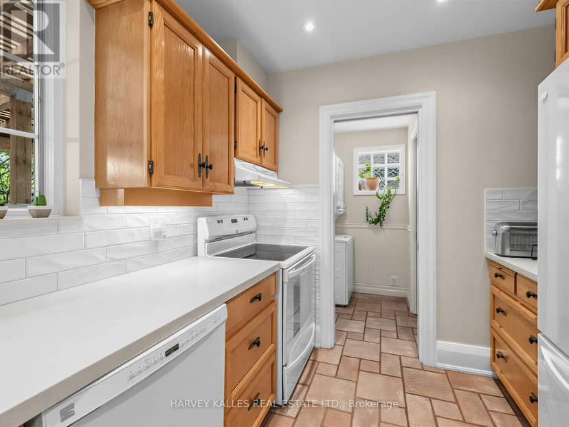 287 St. Leonard's Avenue — photo 17 of 40