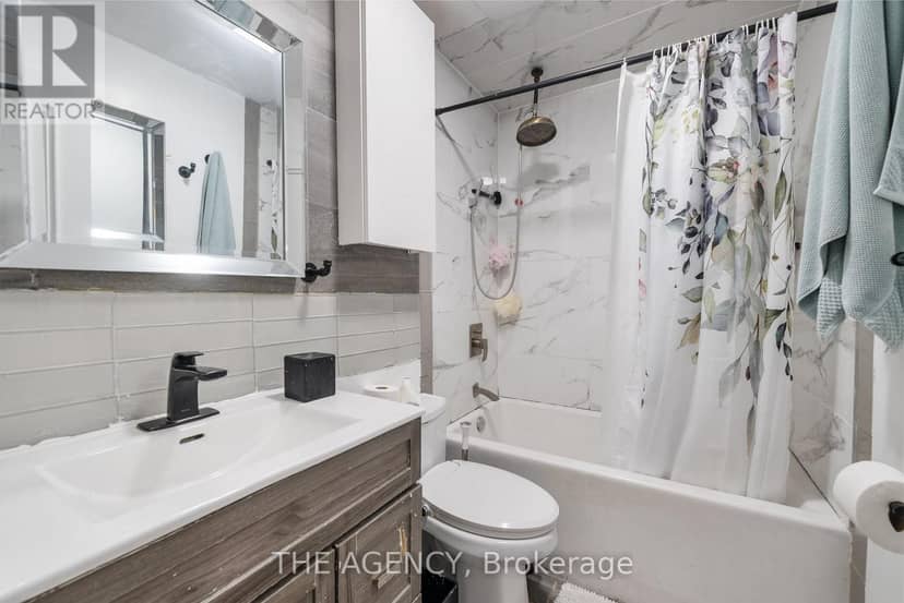31 Rose Avenue — photo 10 of 39