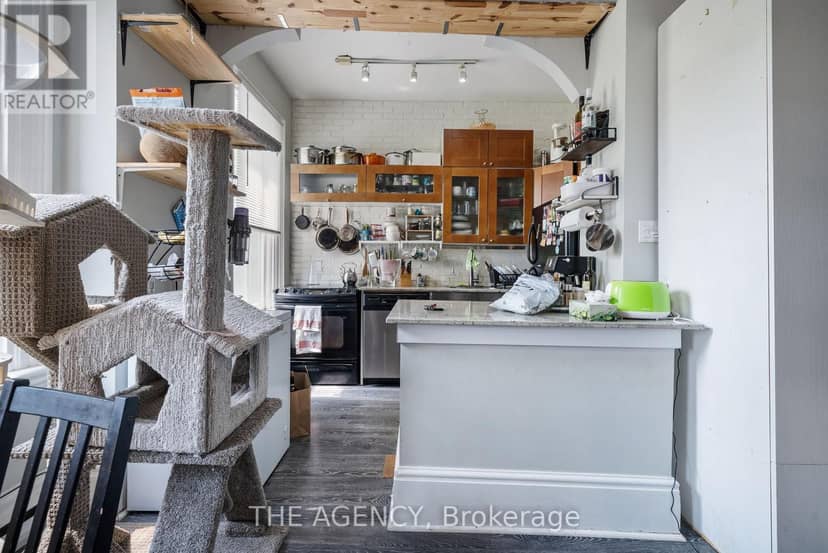 31 Rose Avenue — photo 15 of 39