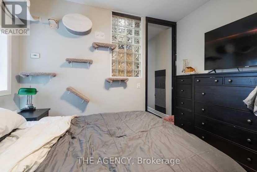 31 Rose Avenue — photo 20 of 39