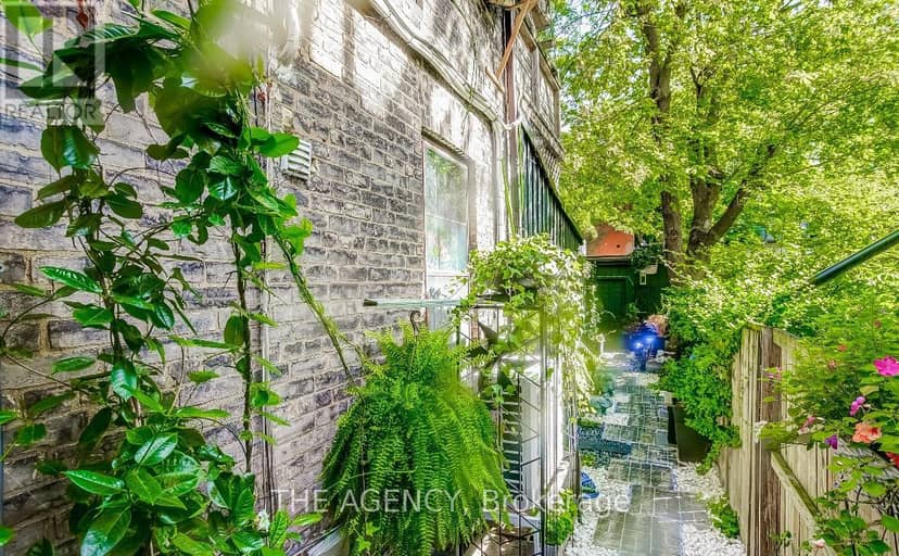 31 Rose Avenue — photo 37 of 39