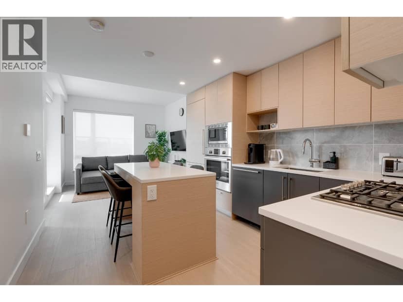213 8888 OSLER STREET, Vancouver, photo 2