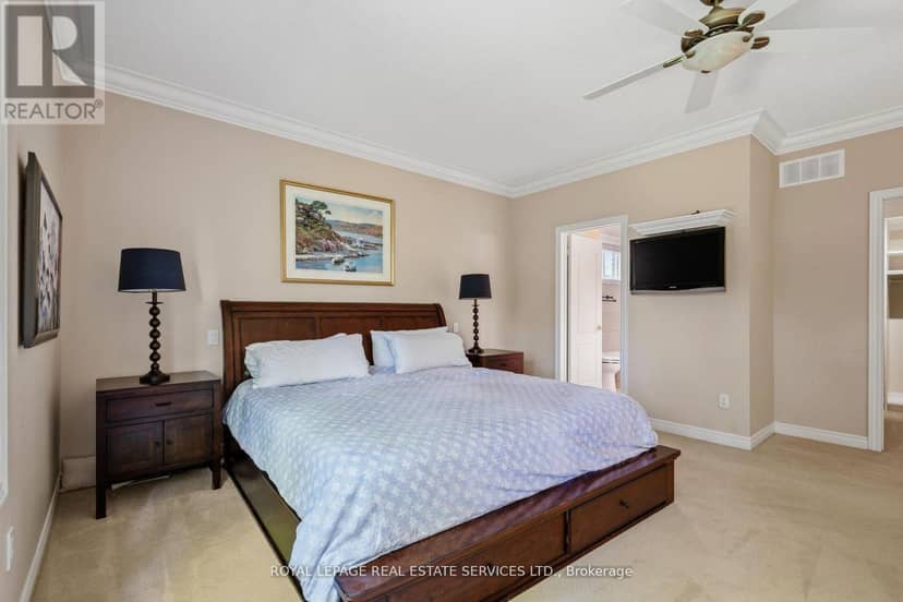 10 - 2130 Dickson Road — photo 18 of 40