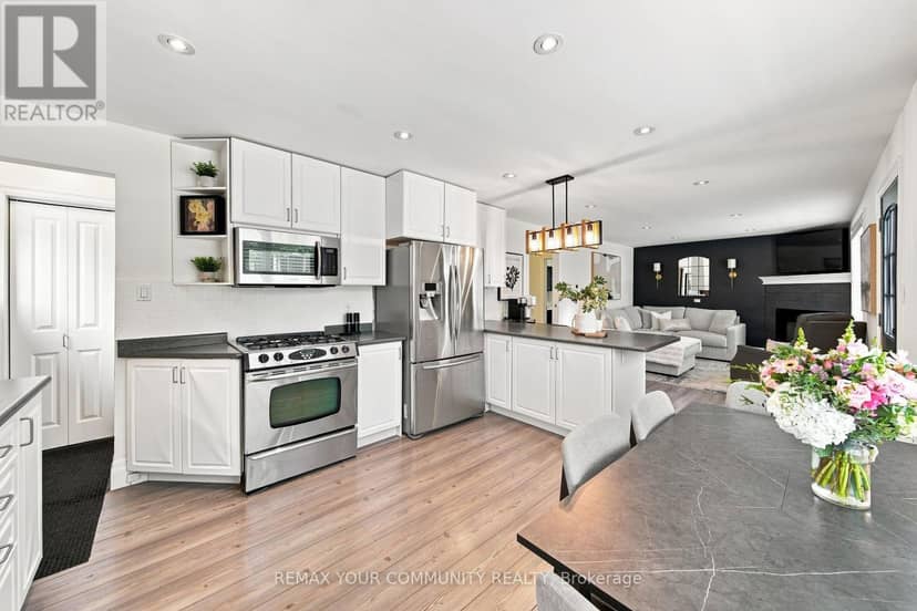 422 Queen Street — photo 2 of 21