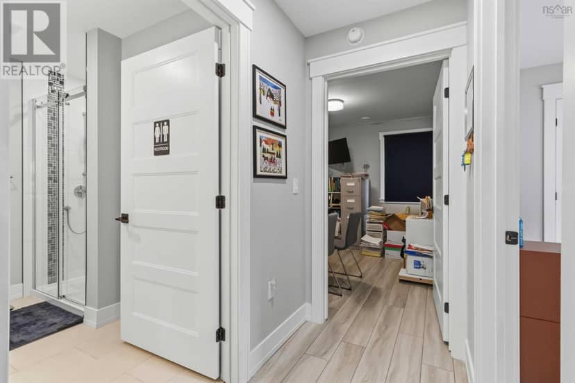 71 Acorn Drive — photo 7 of 40