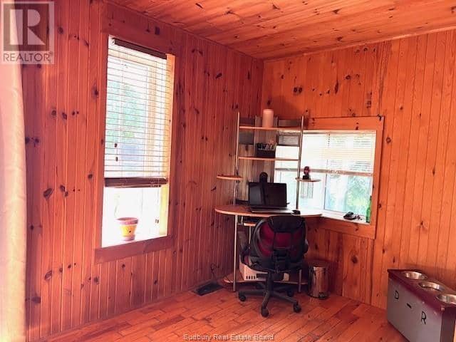 22B Champagne Avenue — photo 9 of 30