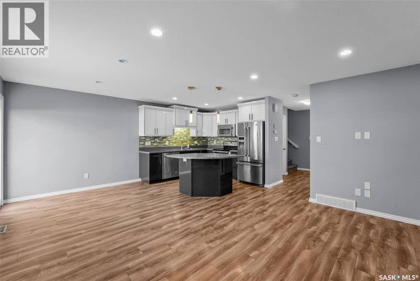 217 4002 Sandhill CRESCENT — photo 11 of 33