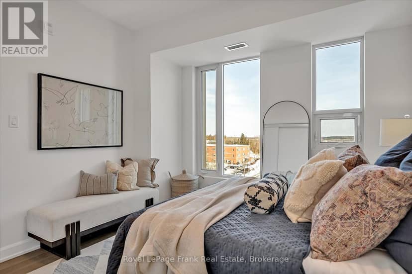 902 - 195 Hunter Street — photo 12 of 40