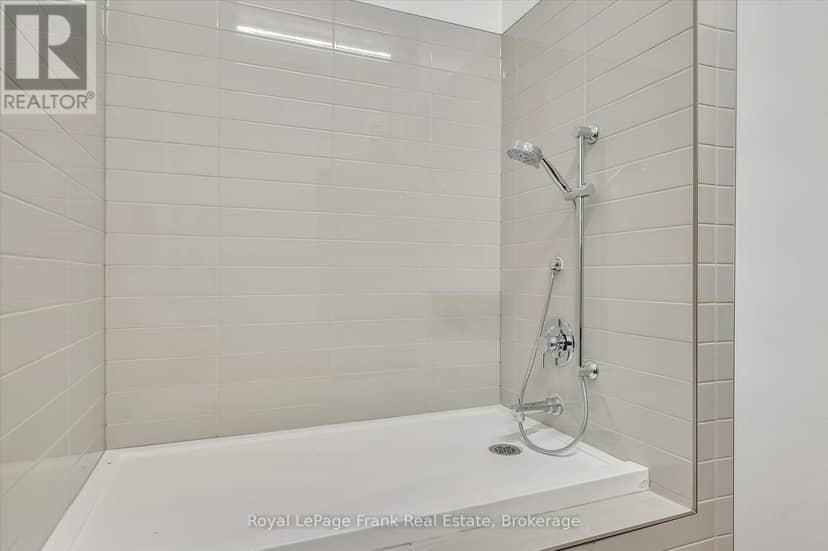 902 - 195 Hunter Street — photo 35 of 40