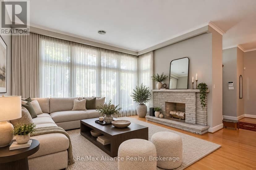 410 The Kingsway — photo 5 of 40