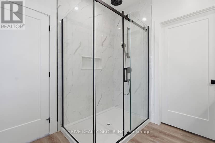 18 McNab Street — photo 27 of 40