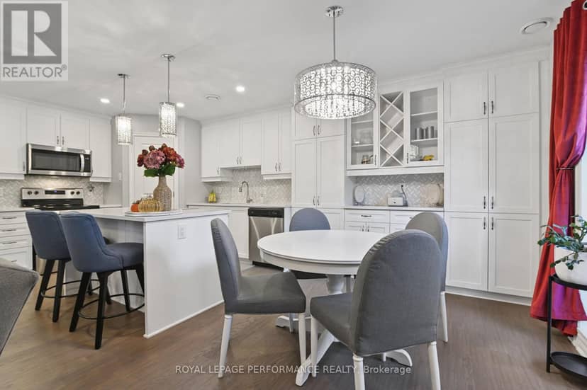 2 - 345 Tribeca Private — photo 18 of 35