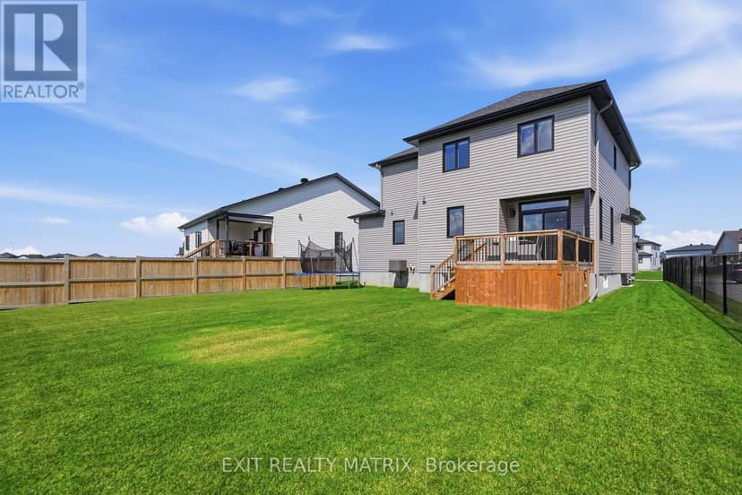 1339 Fribourg Street — photo 35 of 40