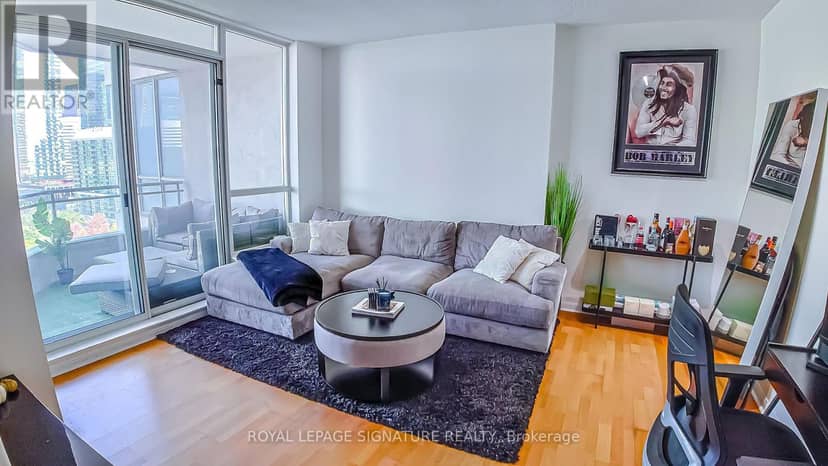 1726 - 230 Queens Quay W — photo 4 of 26