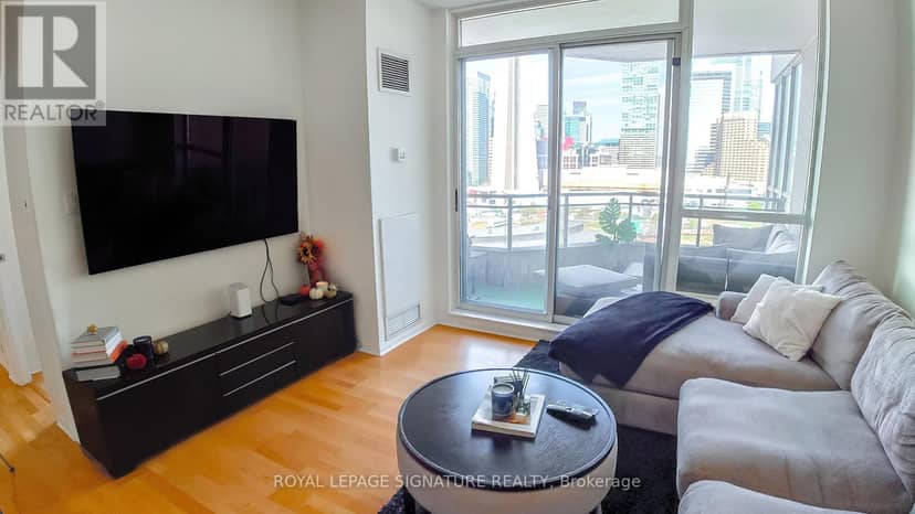 1726 - 230 Queens Quay W — photo 5 of 26