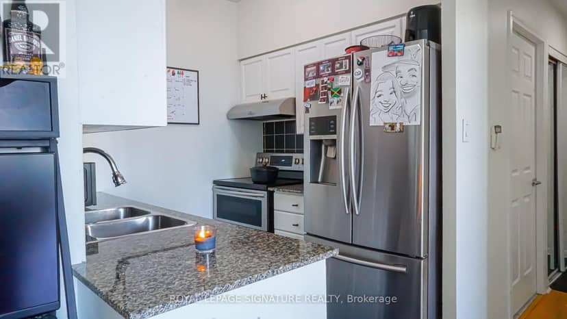 1726 - 230 Queens Quay W — photo 7 of 26