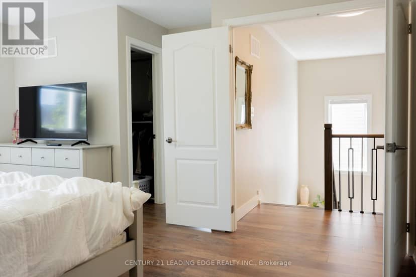 53 Ault Crescent — photo 14 of 40