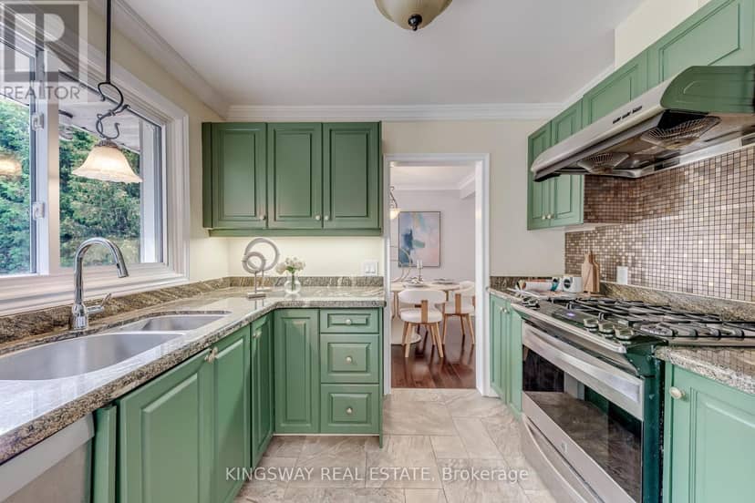 2096 Salvator Boulevard — photo 17 of 40