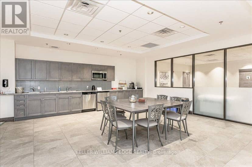 607 - 3290 New Street — photo 37 of 40