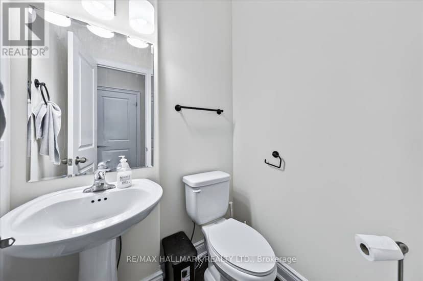 134 - 80 Marsh Avenue — photo 12 of 16