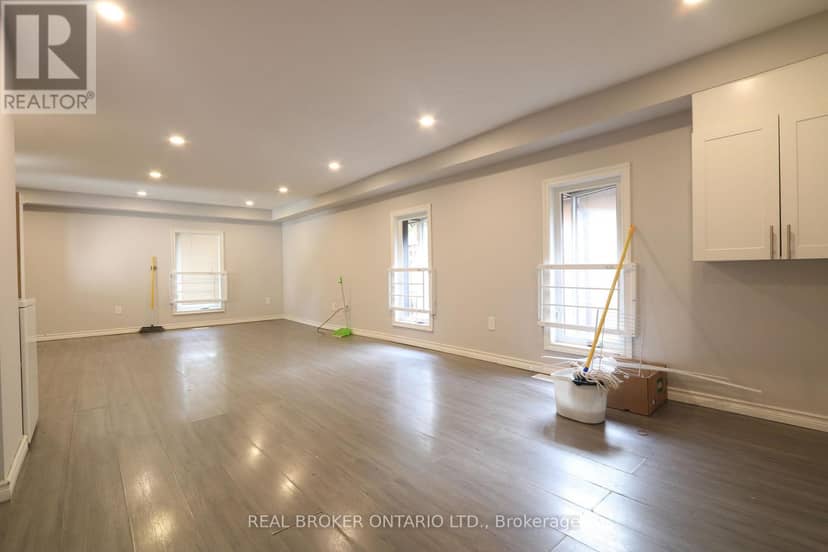 4424 Ellis Street — photo 7 of 18