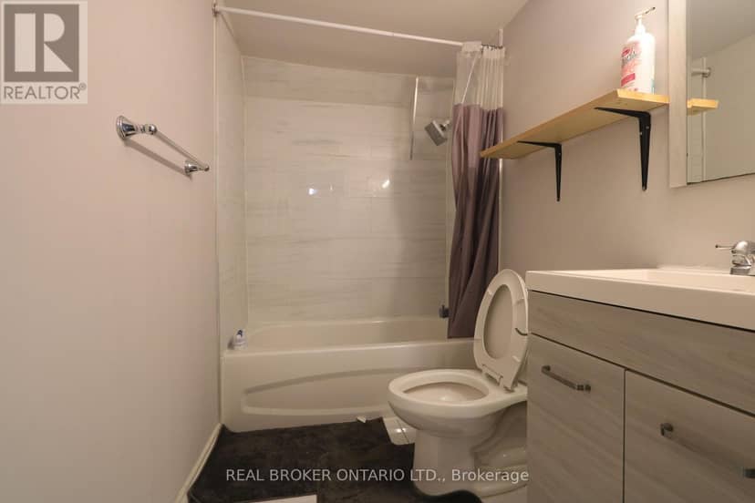 4424 Ellis Street — photo 15 of 18