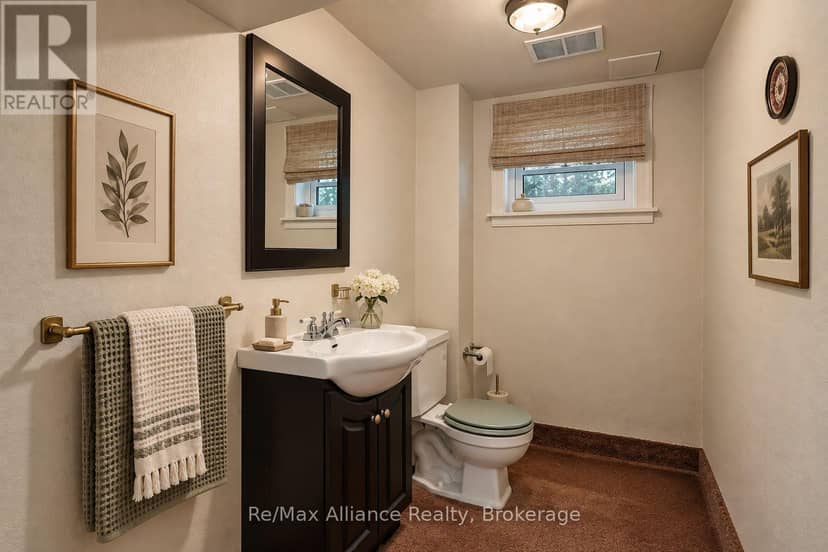 410 The Kingsway — photo 29 of 40