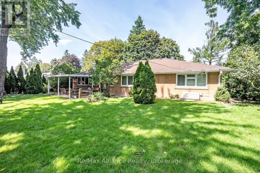 410 The Kingsway — photo 37 of 40