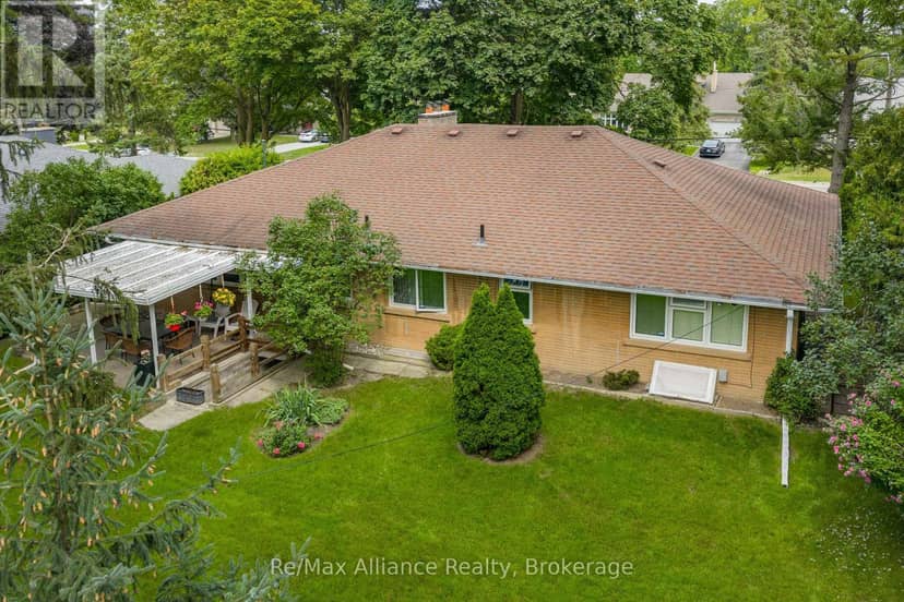 410 The Kingsway — photo 36 of 40