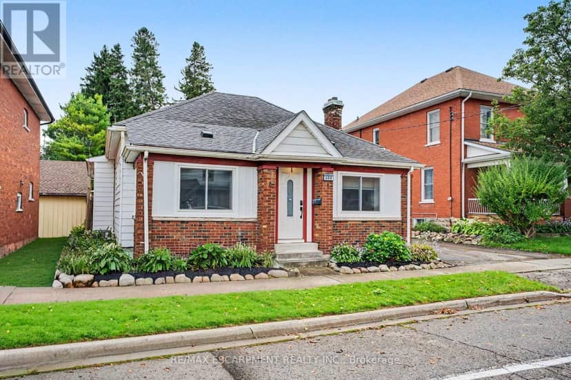 600 Peel Street — photo 2 of 24
