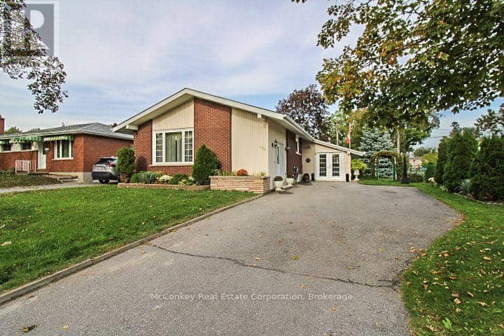 492 Robert Road — photo 1 of 40