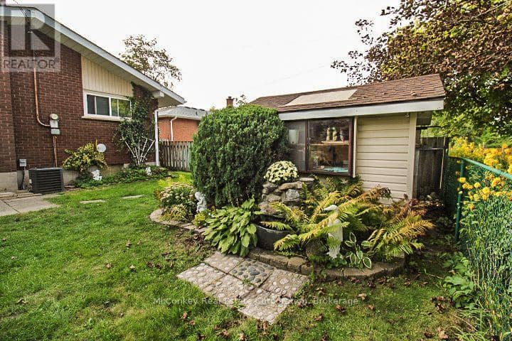 492 Robert Road — photo 11 of 40