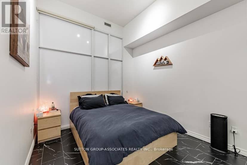 110 - 628 Fleet Street — photo 12 of 19