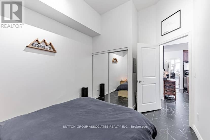 110 - 628 Fleet Street — photo 14 of 19
