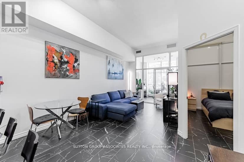 110 - 628 Fleet Street — photo 6 of 19