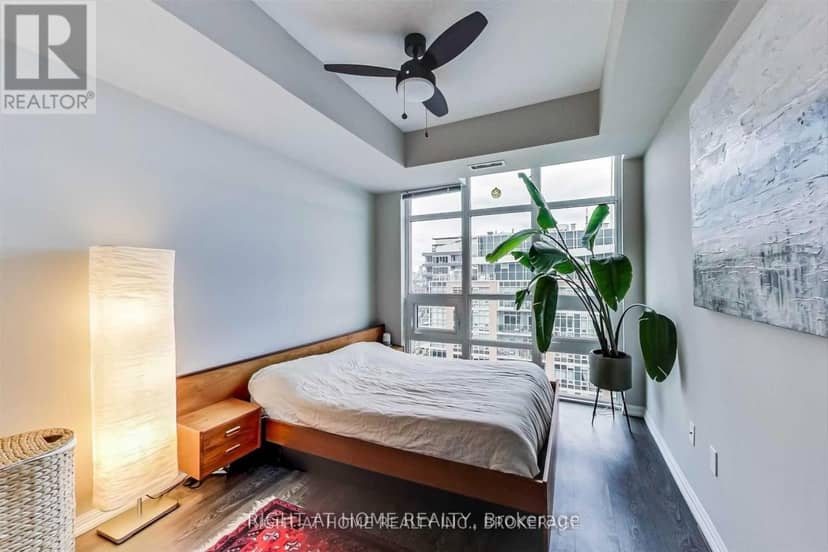 2401 - 75 East Liberty Street — photo 12 of 27