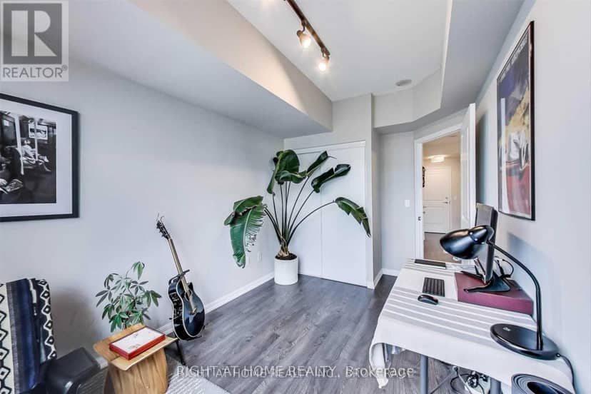 2401 - 75 East Liberty Street — photo 18 of 27