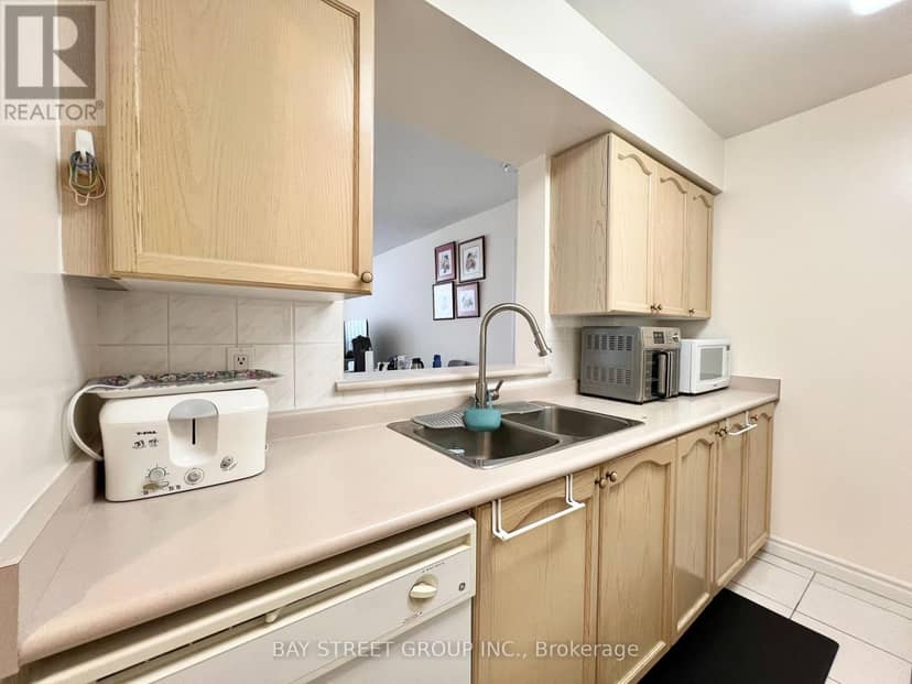 1102 - 3088 Kennedy Road — photo 16 of 29