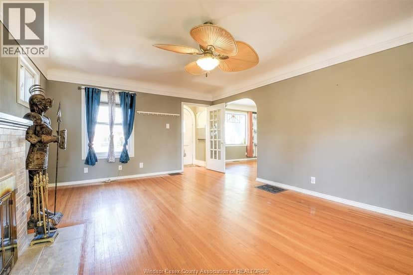 161 SHEPHERD STREET East — photo 9 of 32