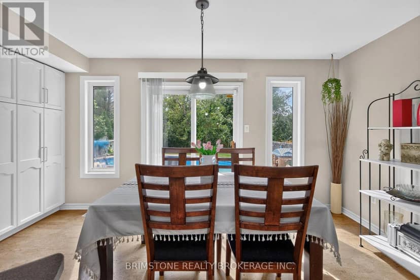 24 Stoneybrook Crescent — photo 10 of 40