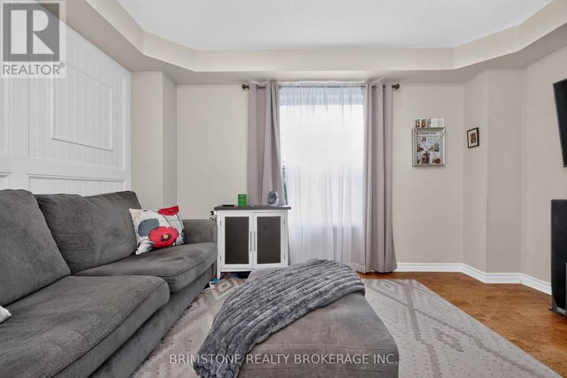 24 Stoneybrook Crescent — photo 15 of 40