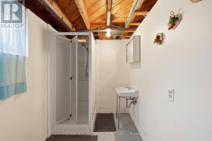 522 Enfield Road — photo 20 of 27