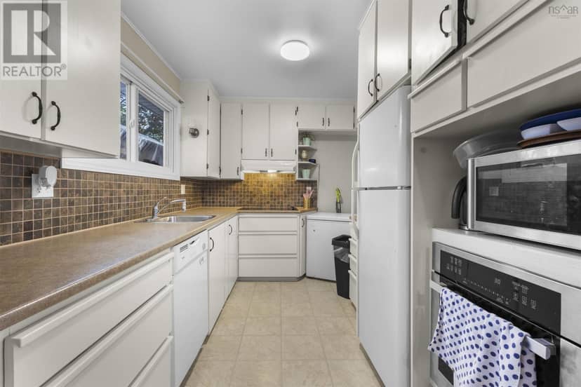 37 Beaver Bank Road — photo 23 of 40