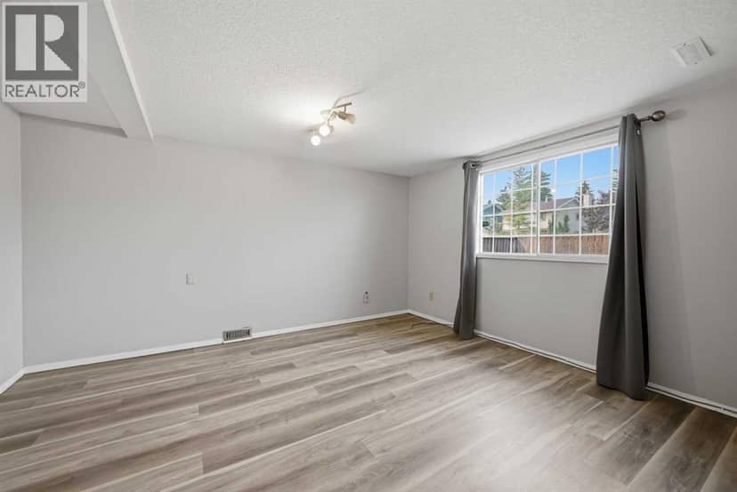 228 Berwick Drive NW — photo 22 of 40