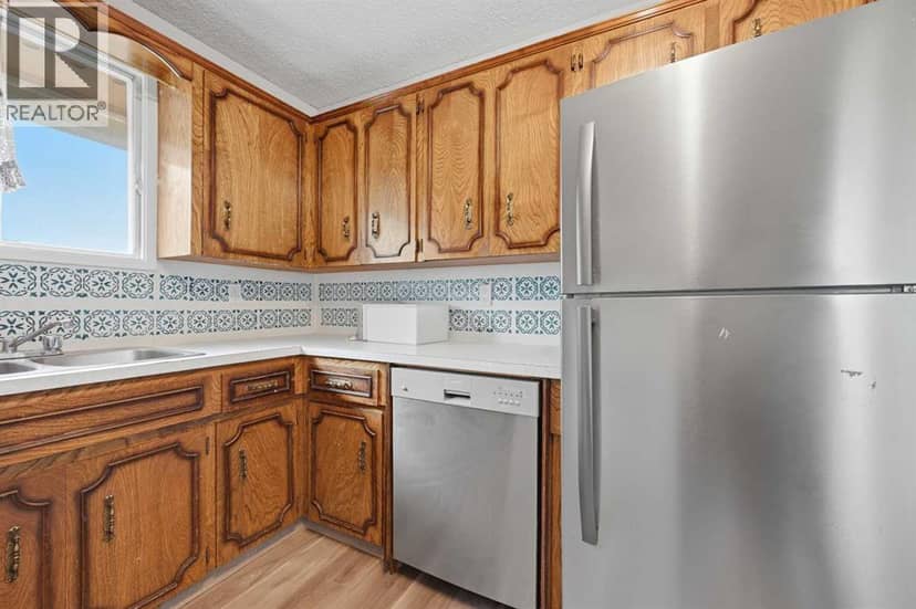 228 Berwick Drive NW — photo 12 of 40