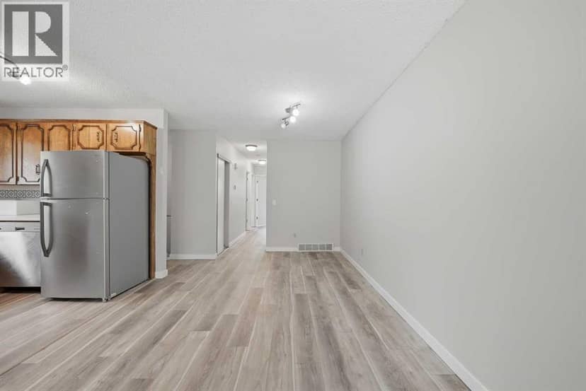 228 Berwick Drive NW, Calgary, photo 7