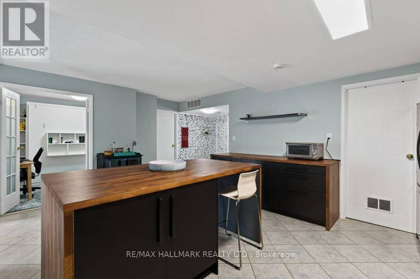 203 - 400 York Boulevard — photo 12 of 24