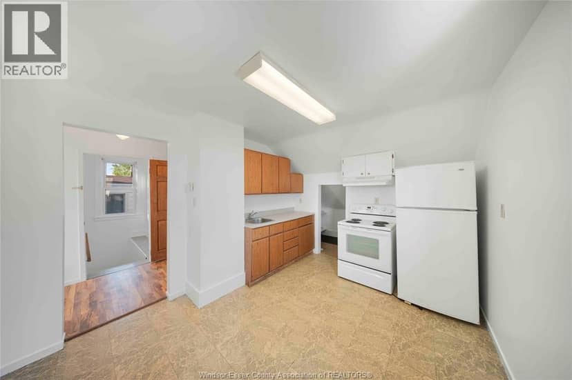 2404 Howard AVENUE — photo 13 of 25